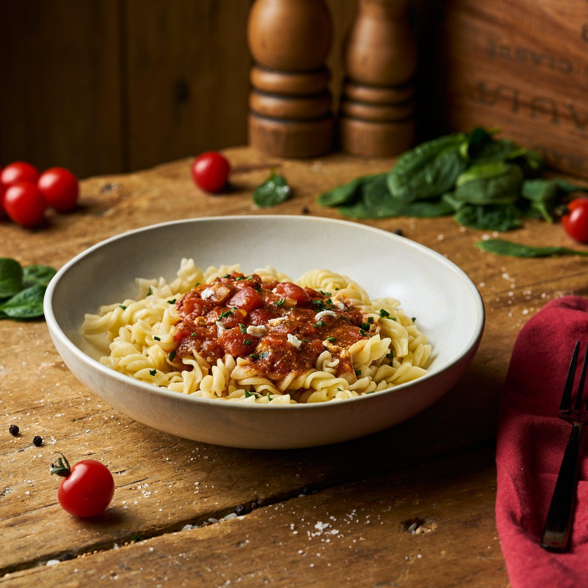 Spirelli mit Tomatensauce und mildem Ziegenfrischkäse - freshfoodz