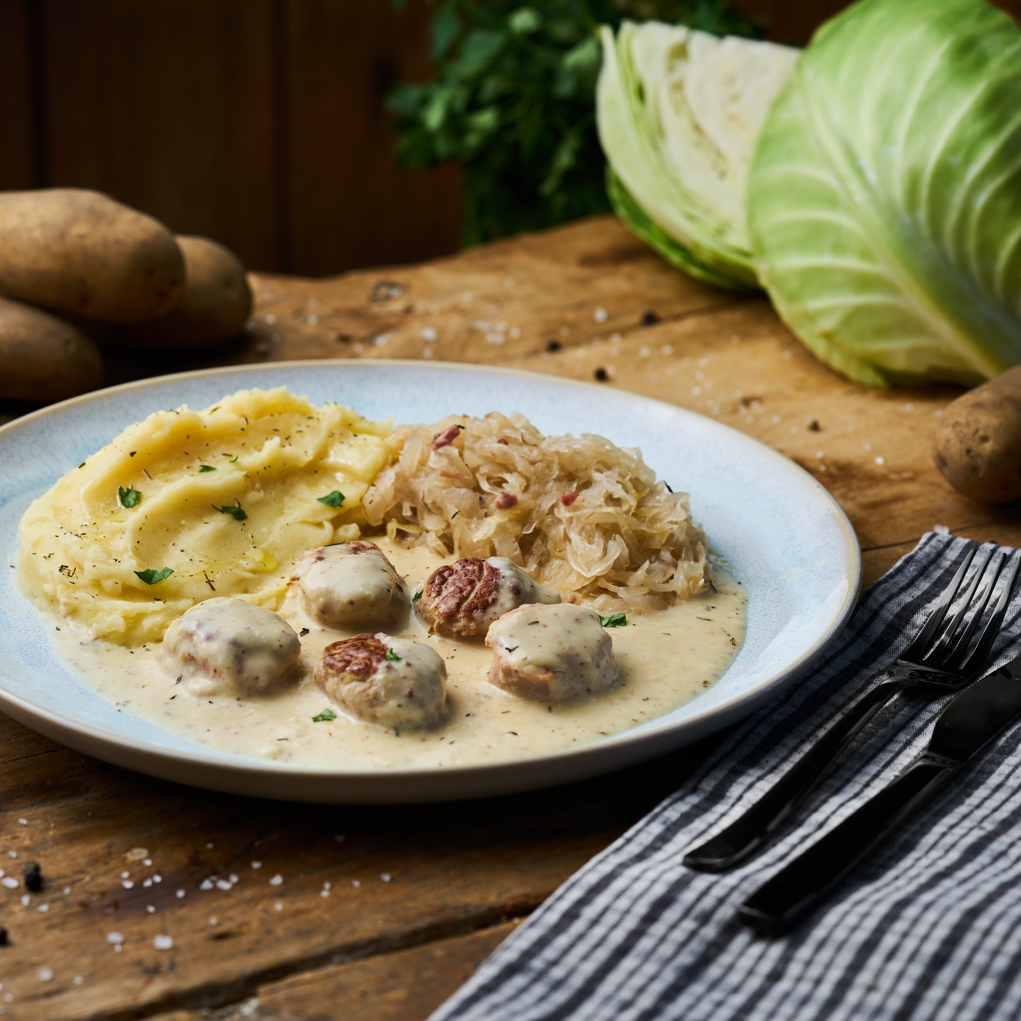 Fleischkäsebällchen in süßer Senfsauce mit Spreewälder Sauerkraut und Kartoffelstampf - freshfoodz